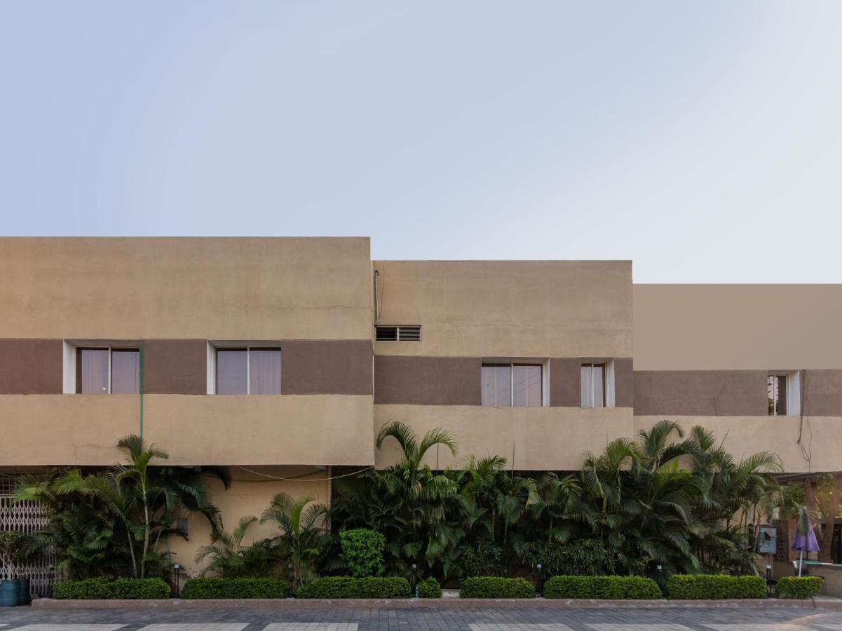 Oyo 60966 Balaji Upvan Hotel Kāsandra Exterior foto